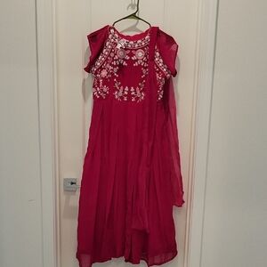 Charming Pink Dress with Floral Embroidery and Trendy sleek dupatta